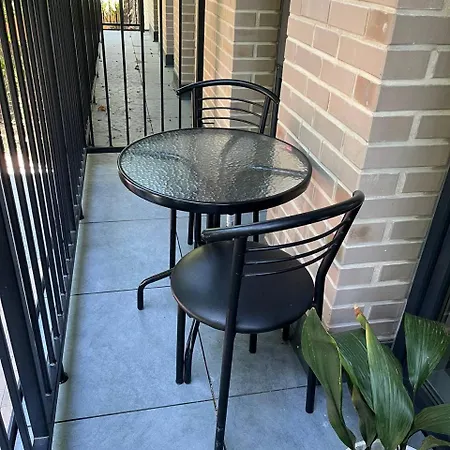 Apartment с 1 спальней и балконом с видом на сад
